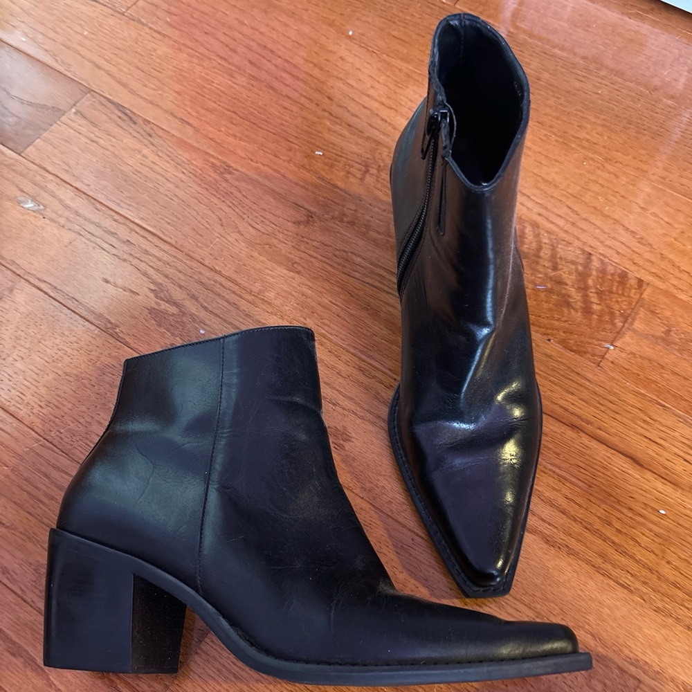 Black Pointed Toe Leather Boots